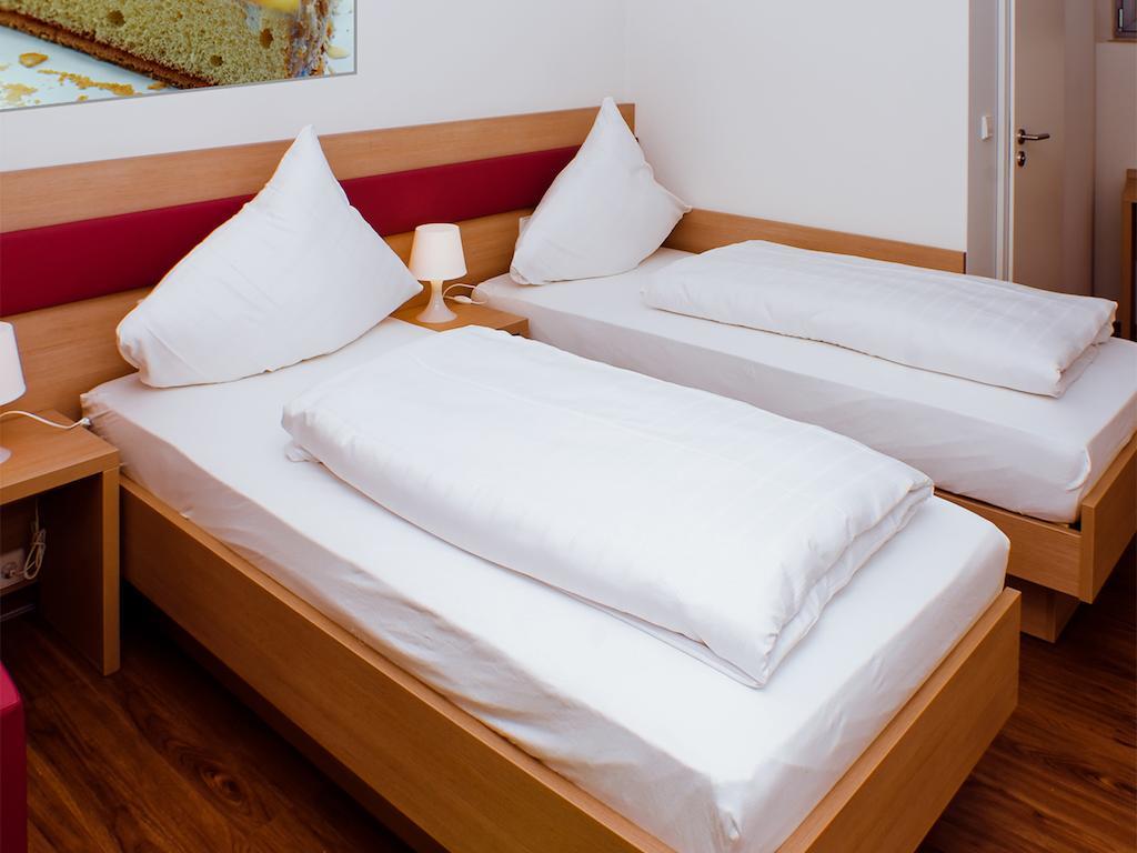 Gaestehaus Eschers Eiswerk Annweiler am Trifels Δωμάτιο φωτογραφία